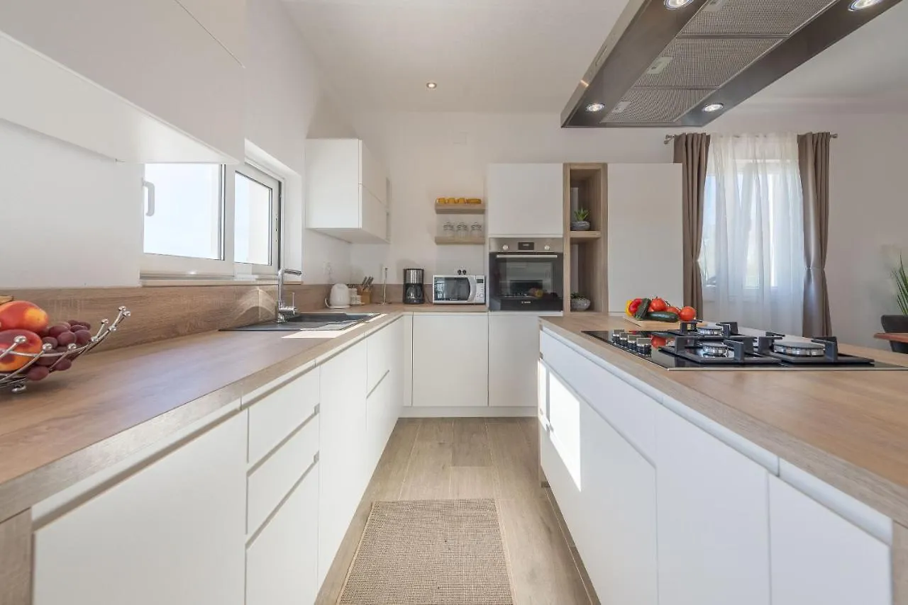 Villa Tara Zadarvillas Tinj