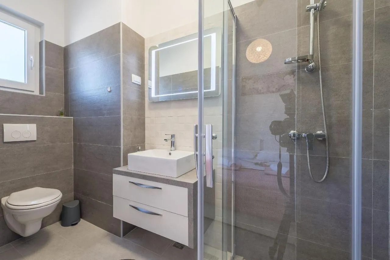 Villa Tara Zadarvillas Tinj 0*,  Croatia