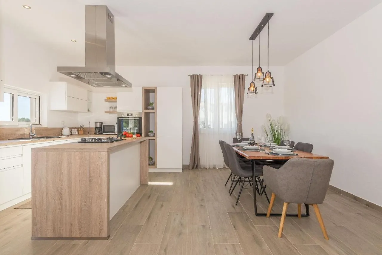Villa Tara Zadarvillas Tinj
