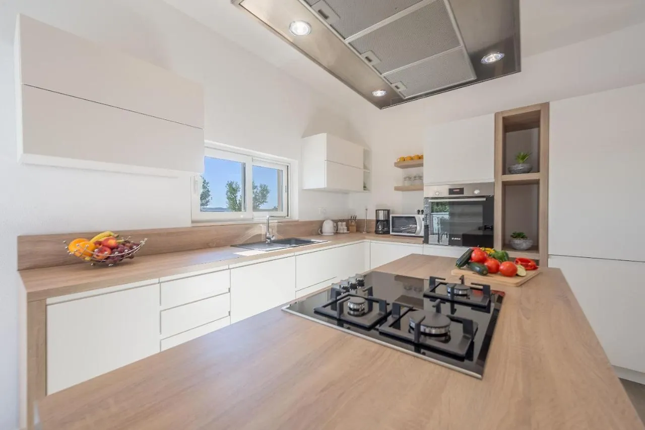 Villa Tara Zadarvillas Tinj