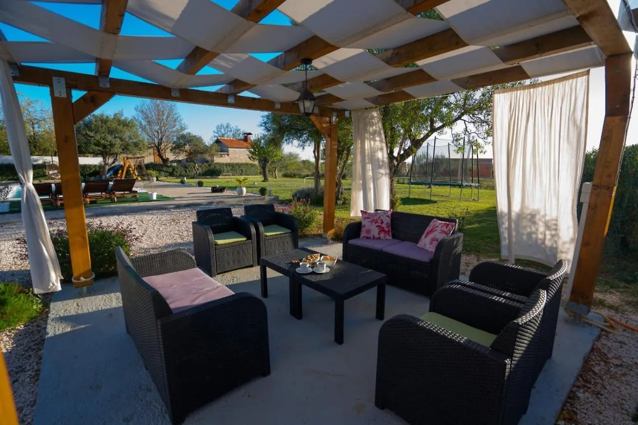 Villa Tara Zadarvillas Tinj 0*,